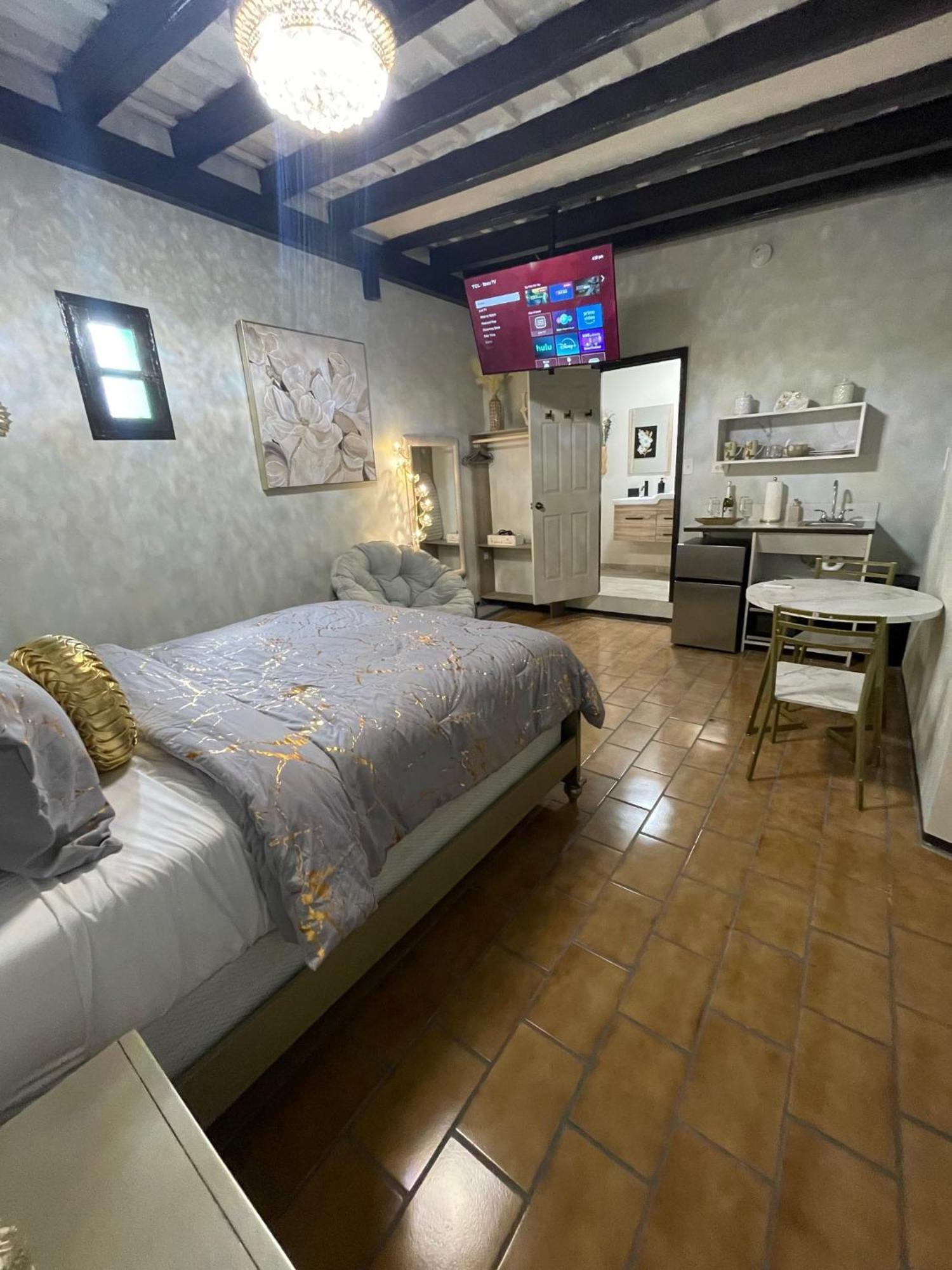 The Suites & Vintage Apartment At Casa Of Essence In Heart Of Old San Juan Exterior photo